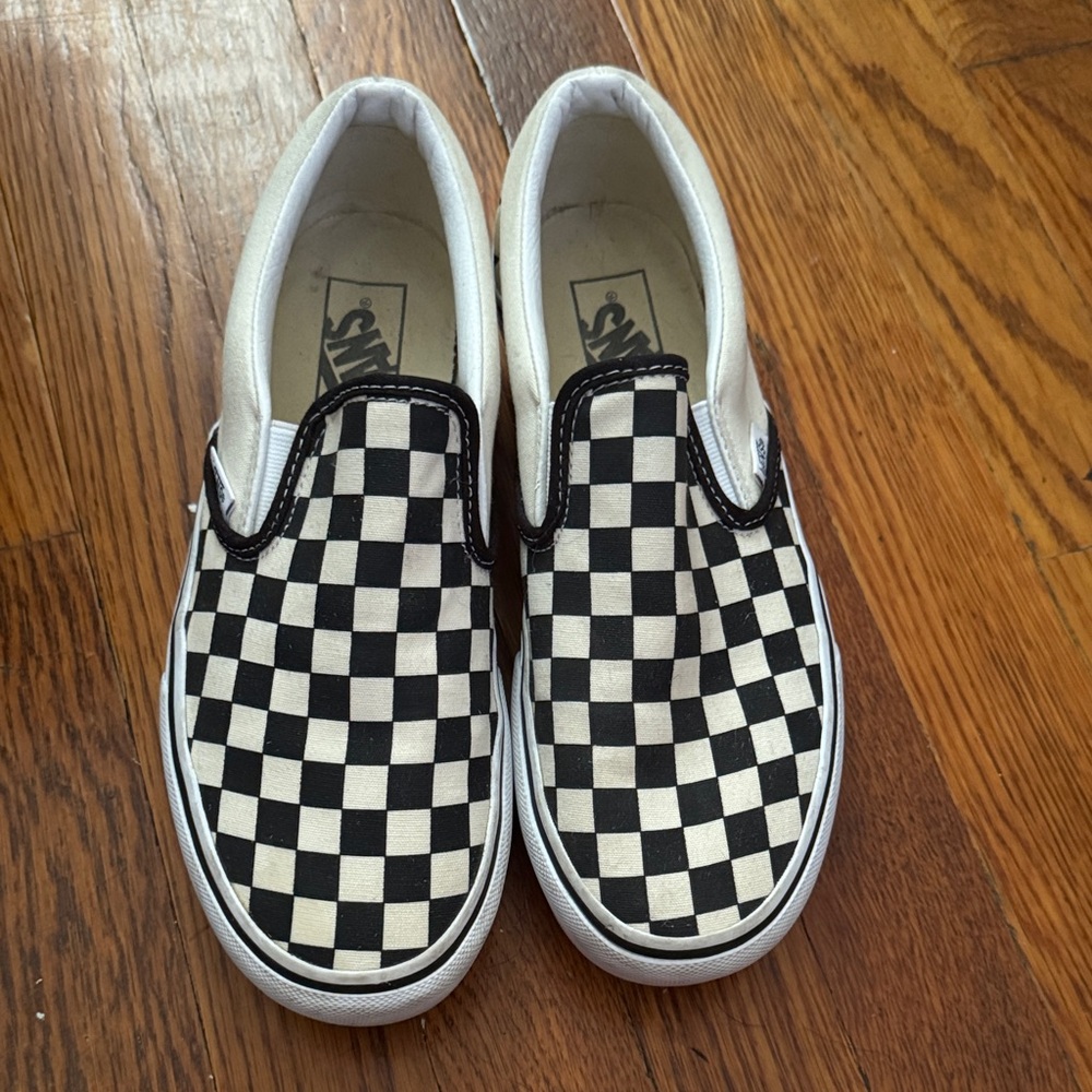 Women’s checkered vans